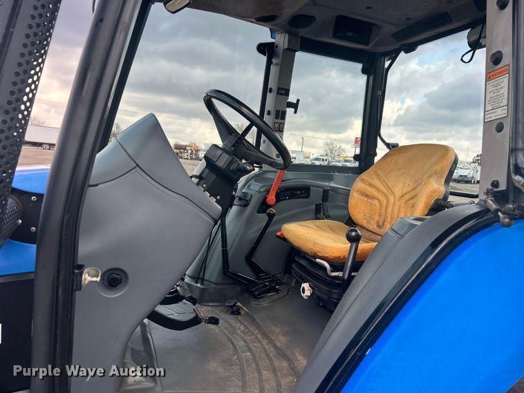 image for item EG1334 2004 New Holland TL90 tractor