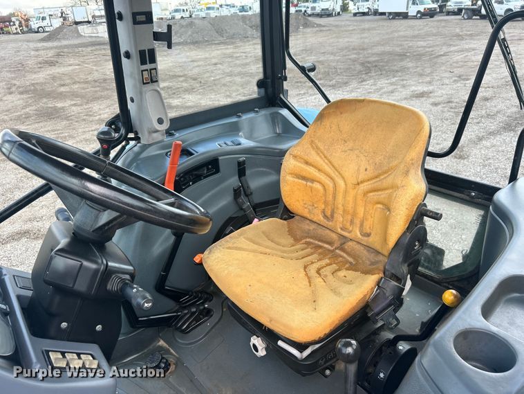 image for item EG1334 2004 New Holland TL90 tractor
