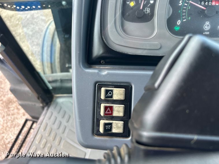 image for item EG1334 2004 New Holland TL90 tractor