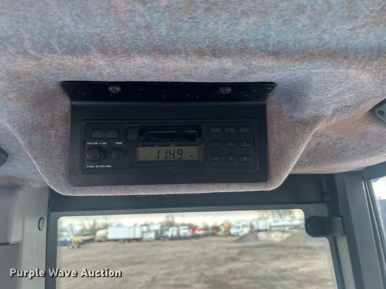 image for item EG1334 2004 New Holland TL90 tractor