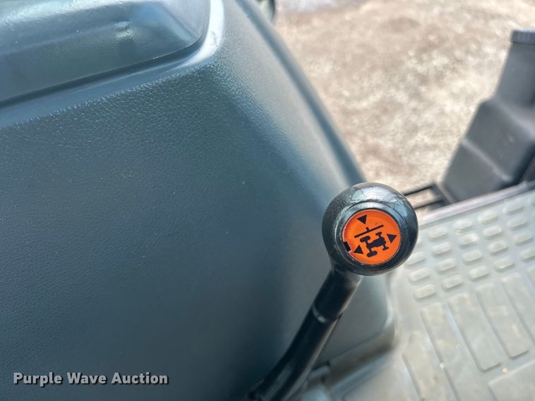 image for item EG1334 2004 New Holland TL90 tractor