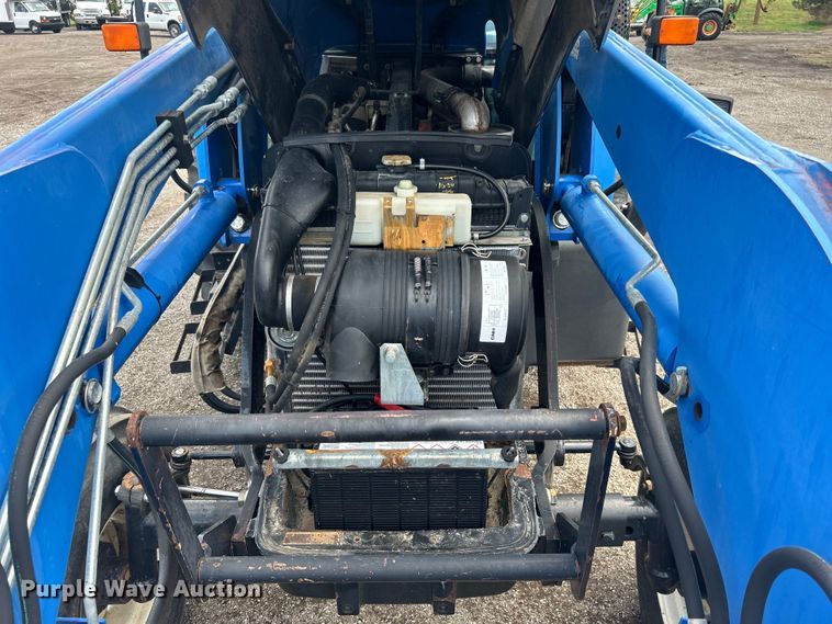 image for item EG1334 2004 New Holland TL90 tractor