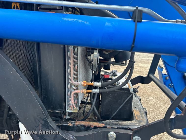 image for item EG1334 2004 New Holland TL90 tractor