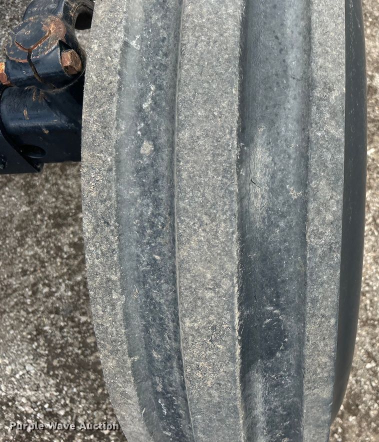 image for item EG1334 2004 New Holland TL90 tractor