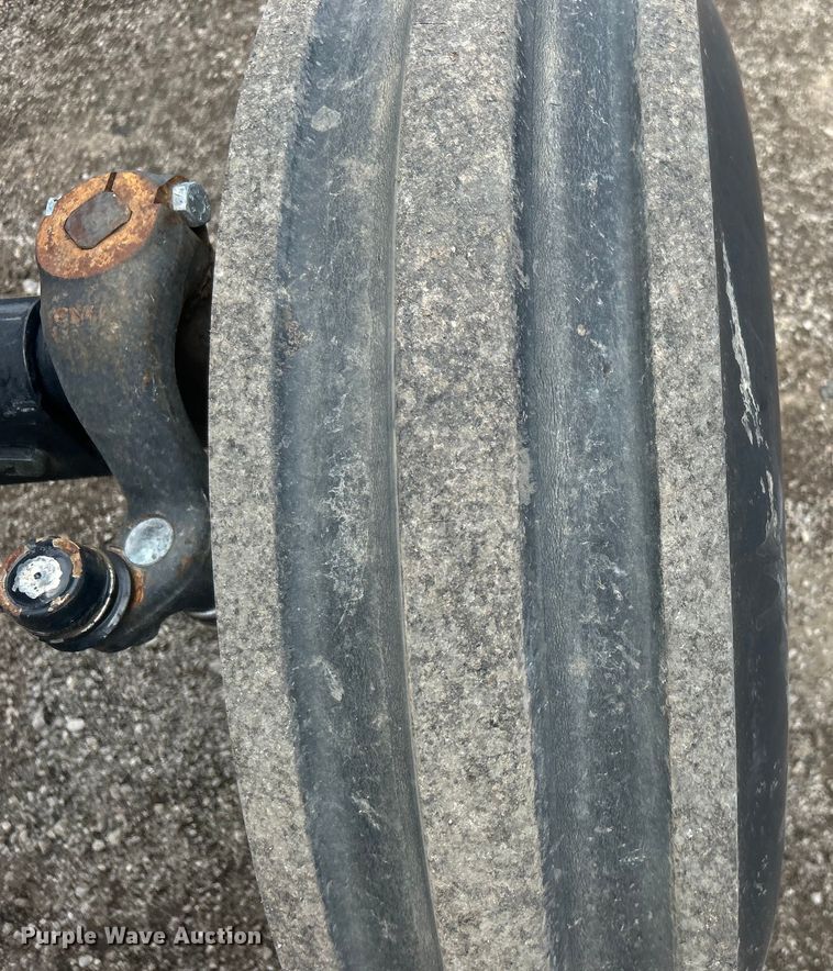 image for item EG1334 2004 New Holland TL90 tractor