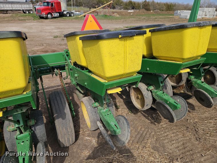 image for item EI3648 John Deere P7000 planter