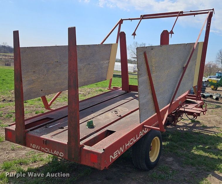 image for item EI3649 New Holland Stackliner 1010 bale stacker