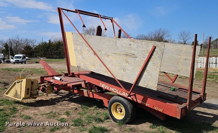 image for item EI3649 New Holland Stackliner 1010 bale stacker