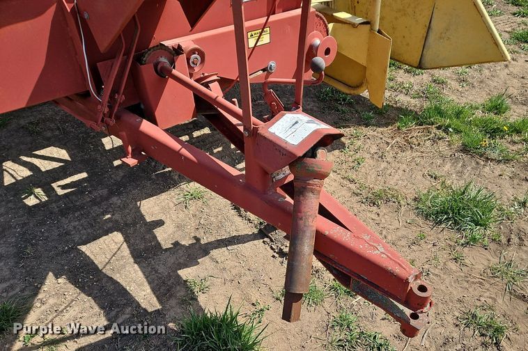 image for item EI3649 New Holland Stackliner 1010 bale stacker