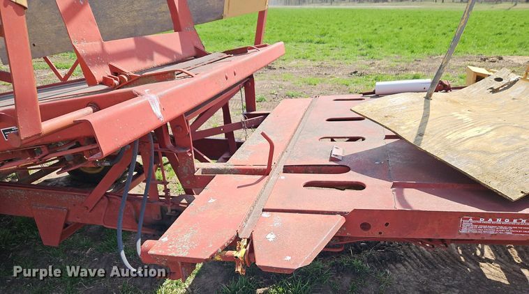 image for item EI3649 New Holland Stackliner 1010 bale stacker
