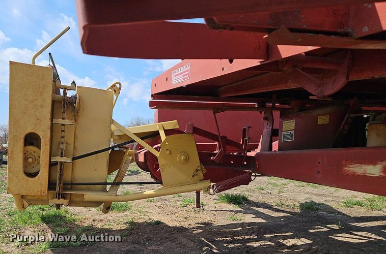 image for item EI3649 New Holland Stackliner 1010 bale stacker