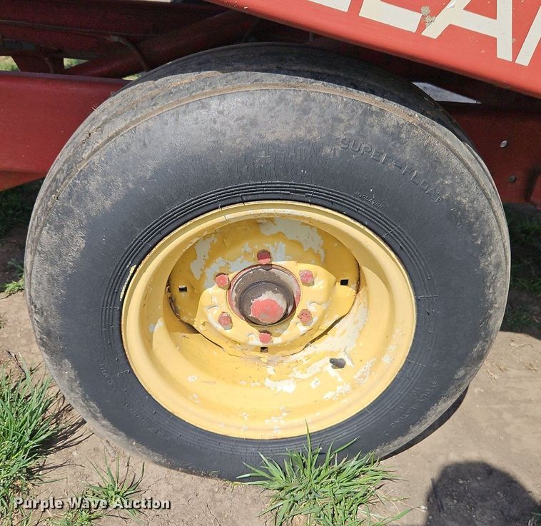 image for item EI3649 New Holland Stackliner 1010 bale stacker