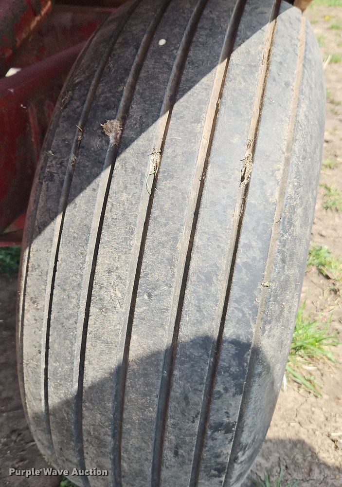 image for item EI3649 New Holland Stackliner 1010 bale stacker