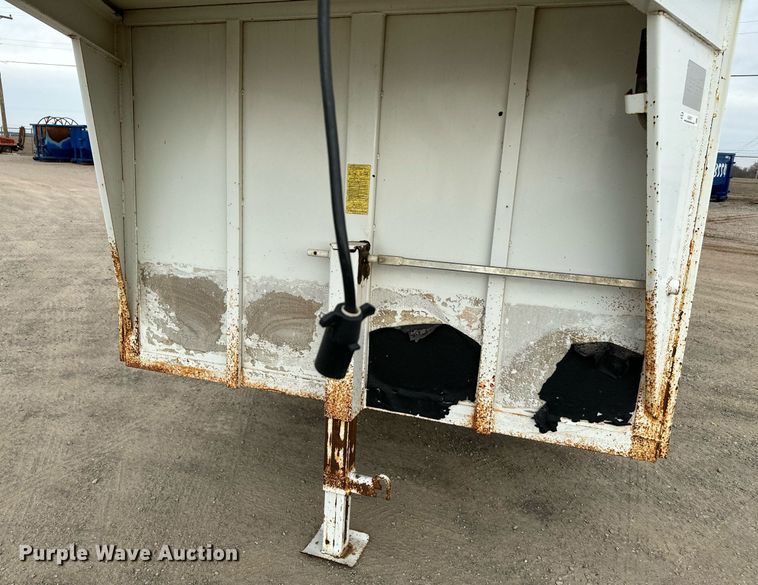 image for item EJ0217 2005 Liberty livestock trailer