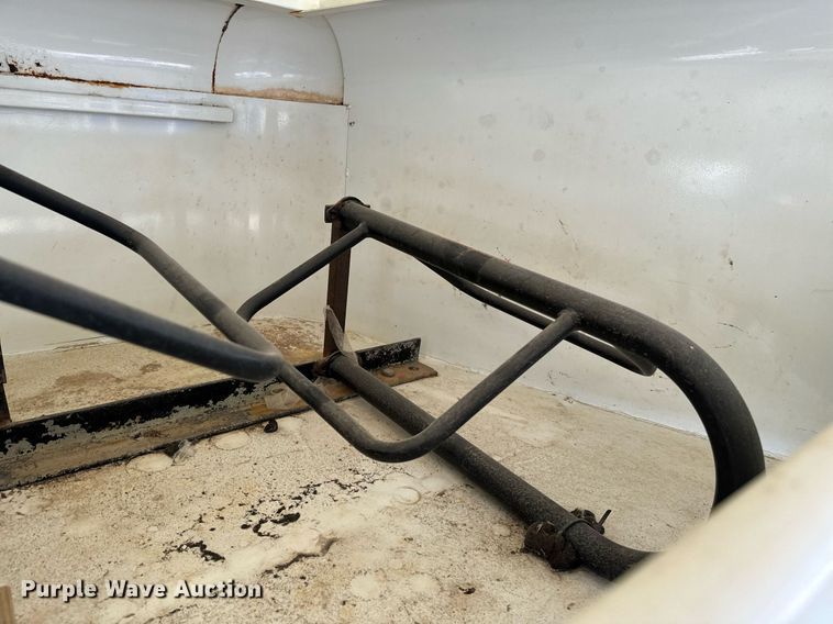 image for item EJ0217 2005 Liberty livestock trailer