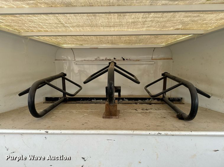 image for item EJ0217 2005 Liberty livestock trailer