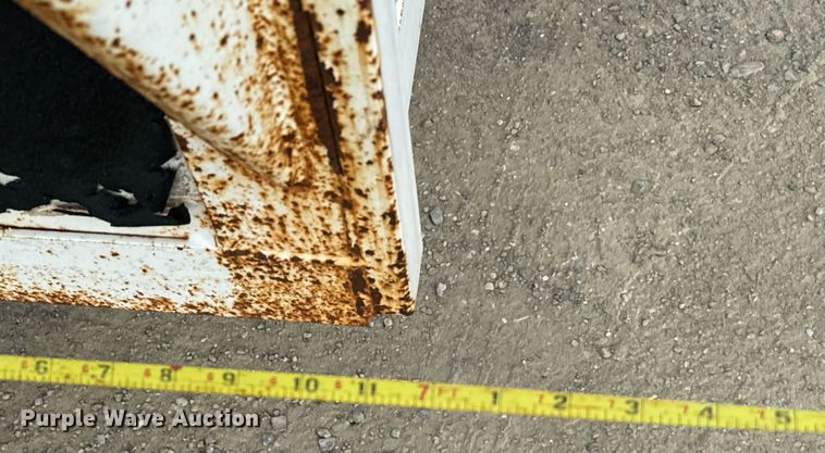 image for item EJ0217 2005 Liberty livestock trailer