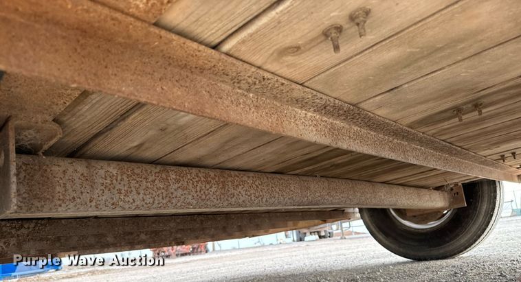 image for item EJ0217 2005 Liberty livestock trailer