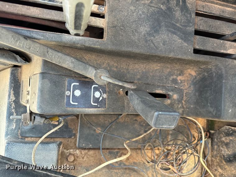 image for item EJ0333 Hesston  1180DT MFWD tractor