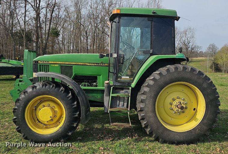 image for item EJ6172 1994 John Deere 7400 MFWD tractor
