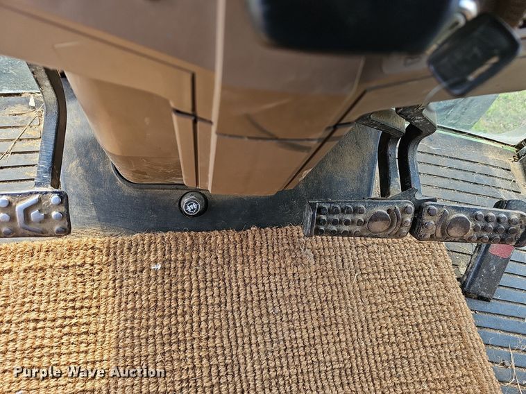 image for item EJ6172 1994 John Deere 7400 MFWD tractor