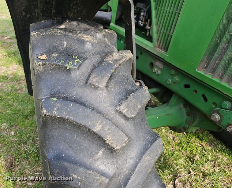 image for item EJ6172 1994 John Deere 7400 MFWD tractor