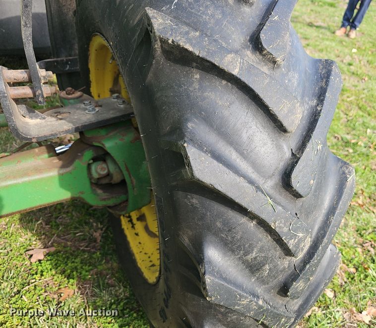 image for item EJ6172 1994 John Deere 7400 MFWD tractor