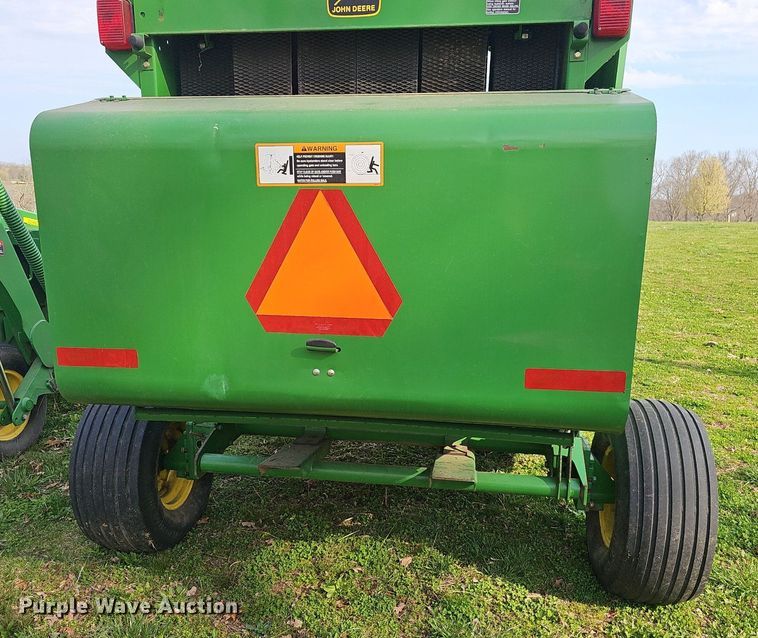 image for item EJ6173 2001 John Deere 457 Mega Wide round baler