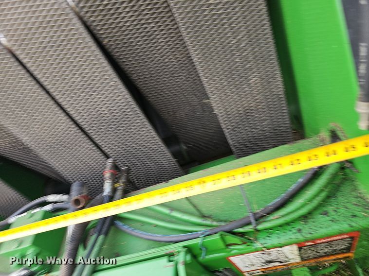 image for item EJ6173 2001 John Deere 457 Mega Wide round baler