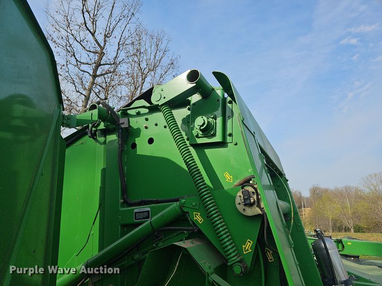 image for item EJ6173 2001 John Deere 457 Mega Wide round baler