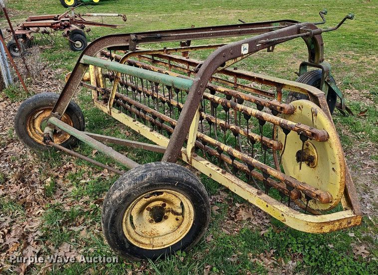 image for item EJ6175 John Deere 660 hay rake