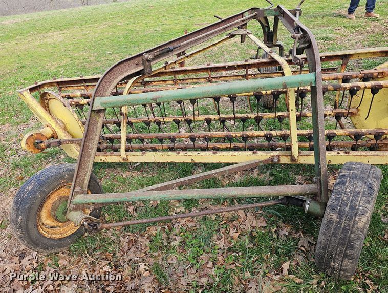 image for item EJ6175 John Deere 660 hay rake