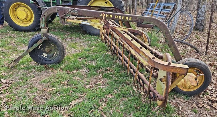 image for item EJ6175 John Deere 660 hay rake