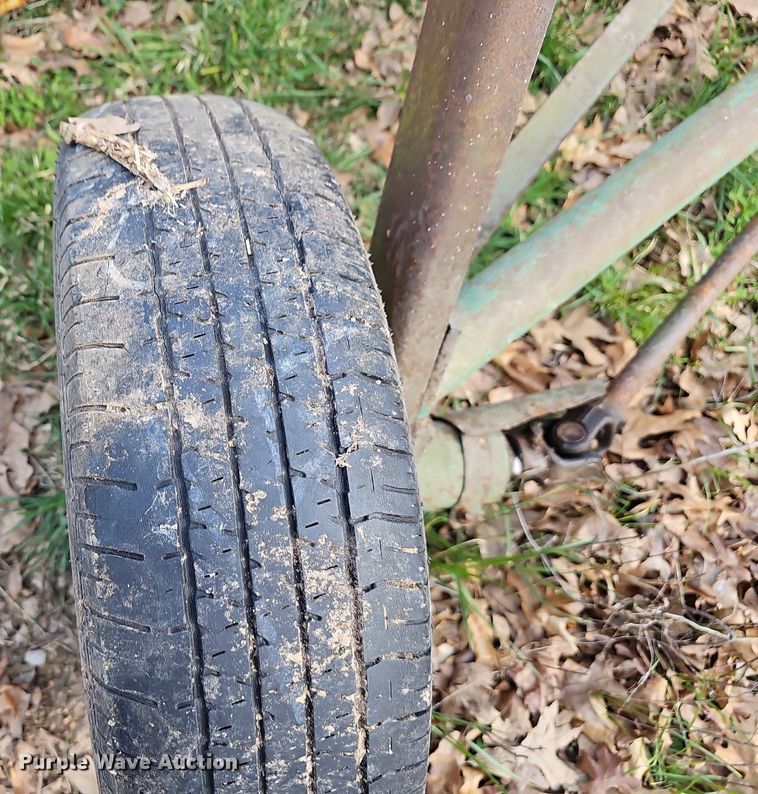 image for item EJ6175 John Deere 660 hay rake