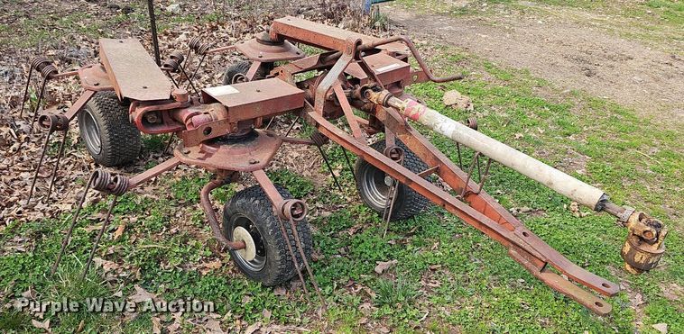 image for item EJ6176 New Holland 158 rotary hay rake