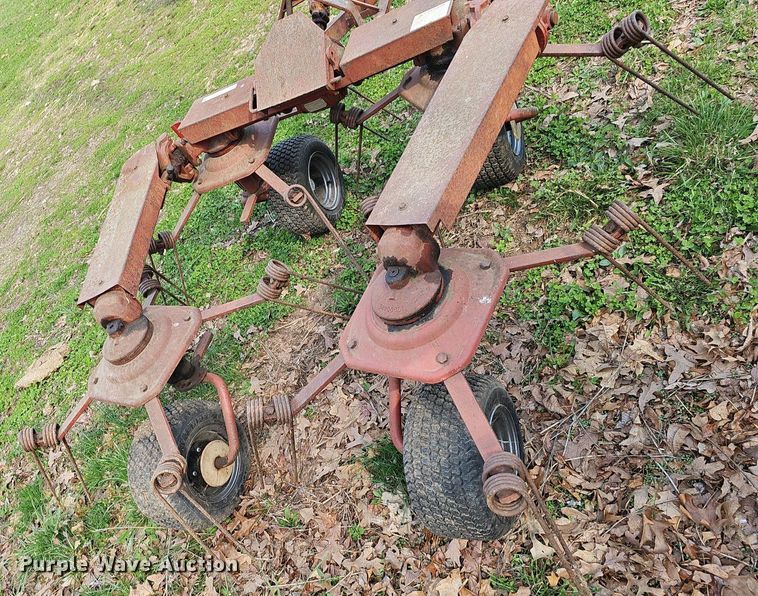 image for item EJ6176 New Holland 158 rotary hay rake