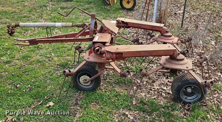 image for item EJ6176 New Holland 158 rotary hay rake