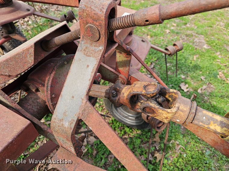 image for item EJ6176 New Holland 158 rotary hay rake