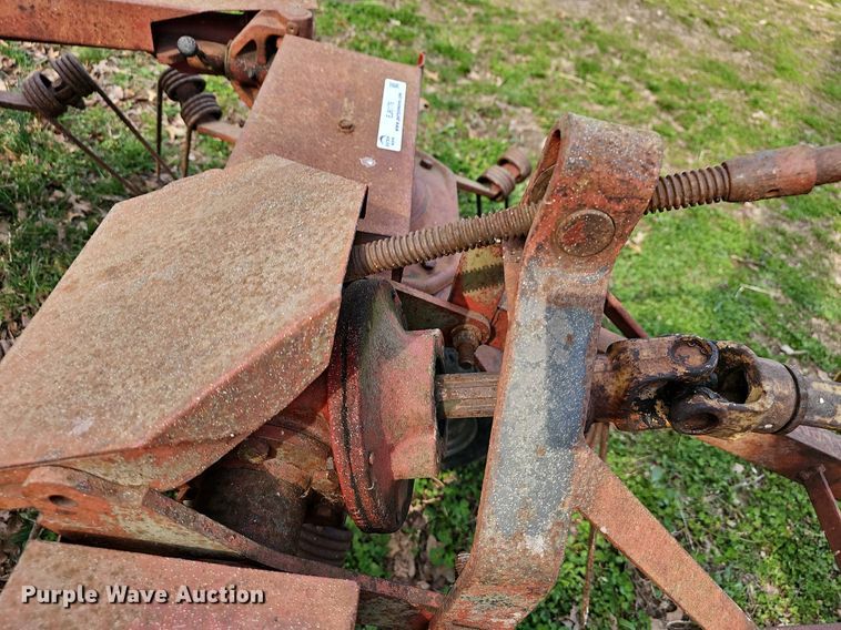 image for item EJ6176 New Holland 158 rotary hay rake