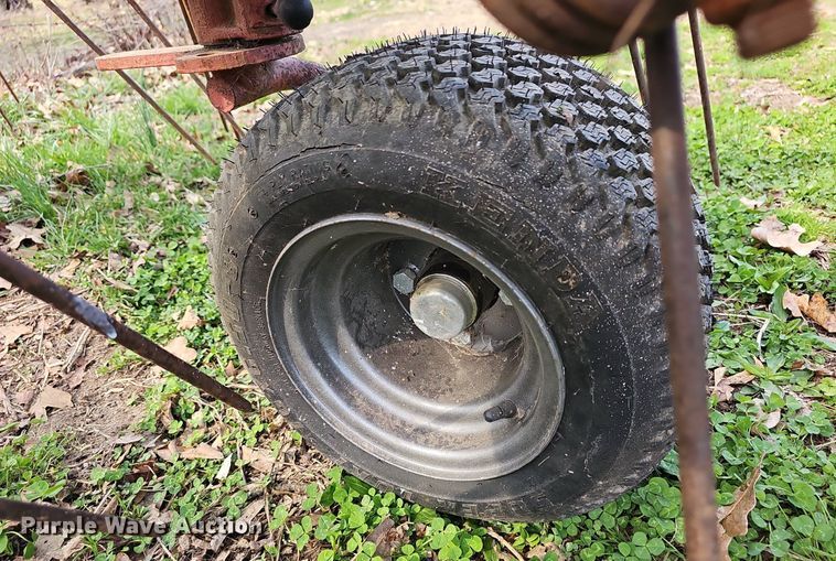 image for item EJ6176 New Holland 158 rotary hay rake