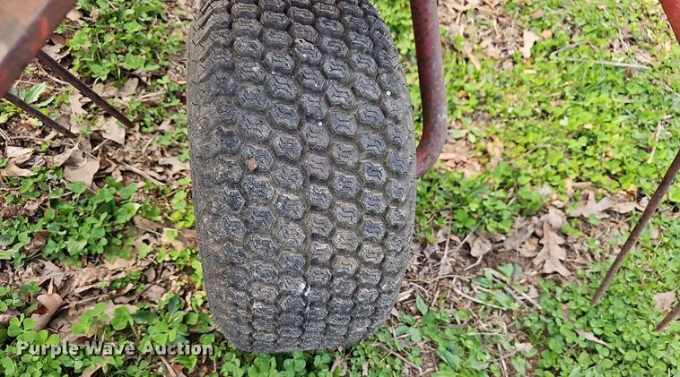 image for item EJ6176 New Holland 158 rotary hay rake