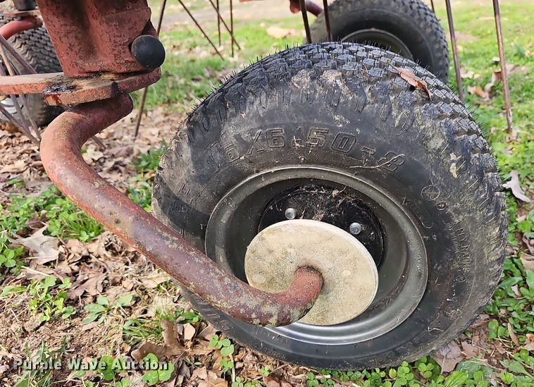 image for item EJ6176 New Holland 158 rotary hay rake