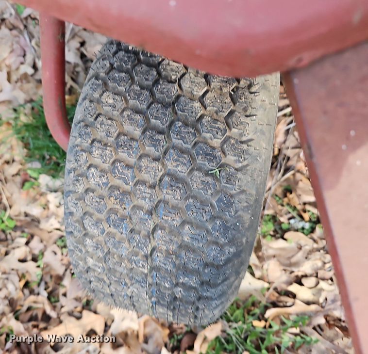 image for item EJ6176 New Holland 158 rotary hay rake