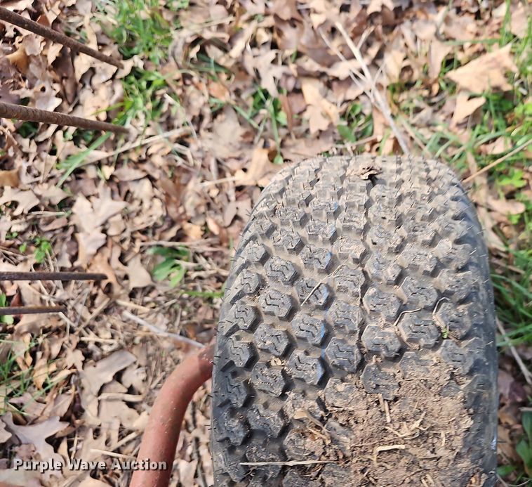 image for item EJ6176 New Holland 158 rotary hay rake