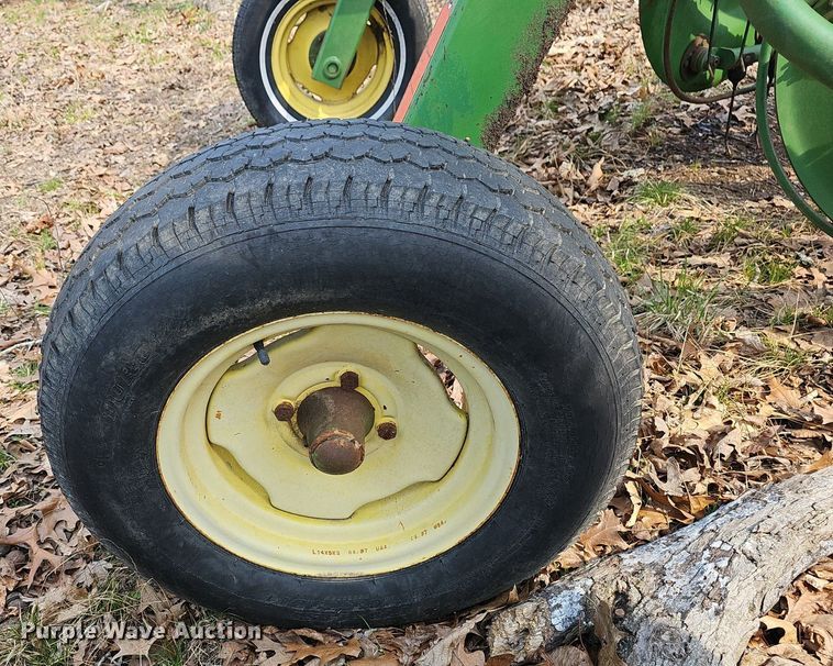 image for item EJ6178 John Deere 700 hay rake