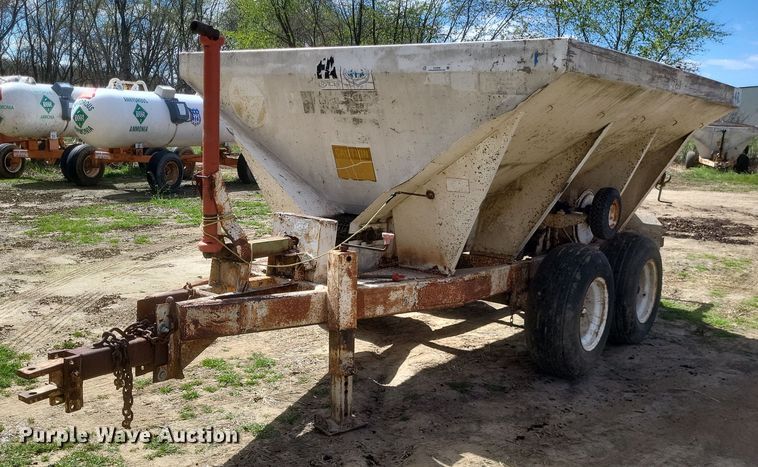 image for item EJ7838 Willmar  spreader