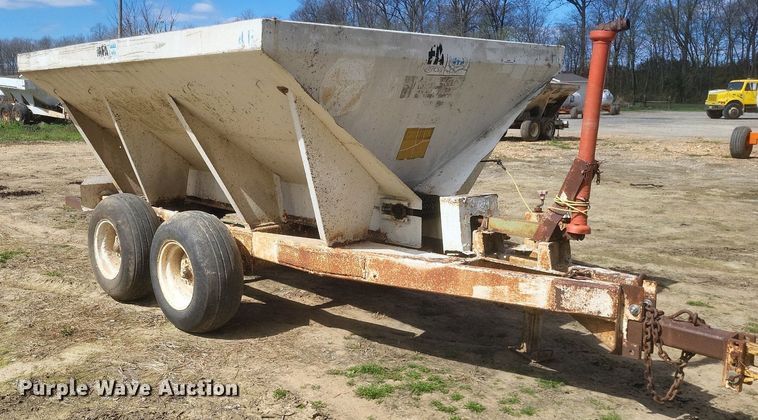 image for item EJ7838 Willmar  spreader