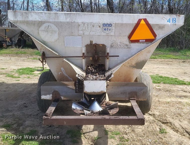 image for item EJ7838 Willmar  spreader