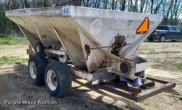 image for item EJ7838 Willmar  spreader