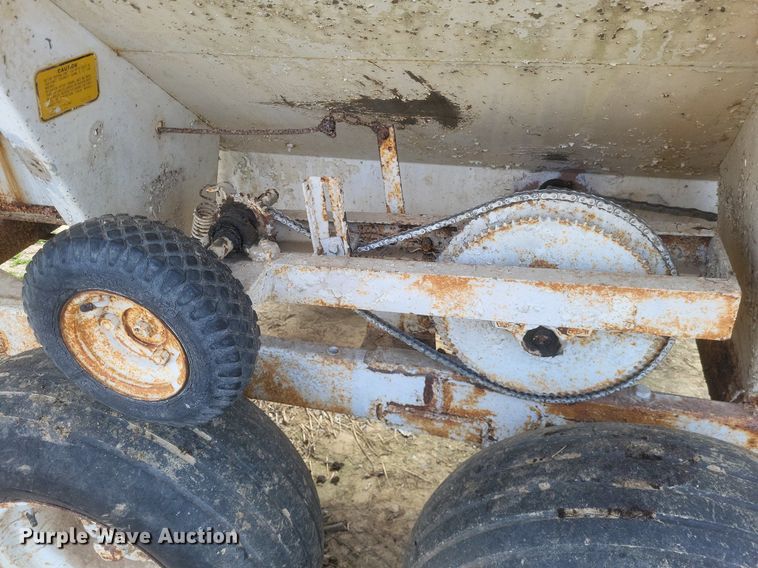 image for item EJ7838 Willmar  spreader